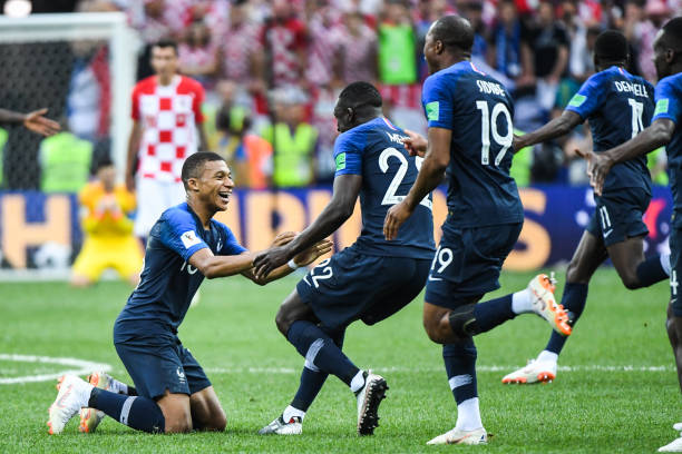 推动了足球 推动了足球